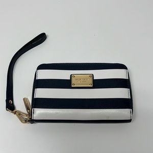 Michael Kors zipper wallet wristlet